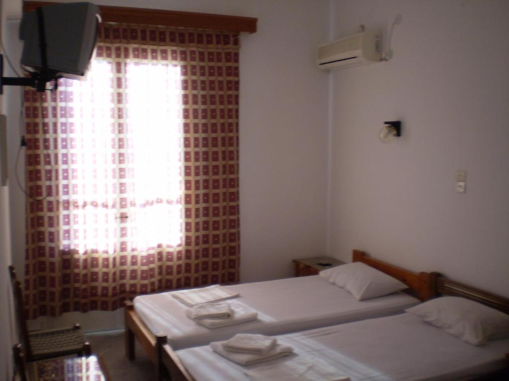 Hotel Maroulis Naxos City Room photo